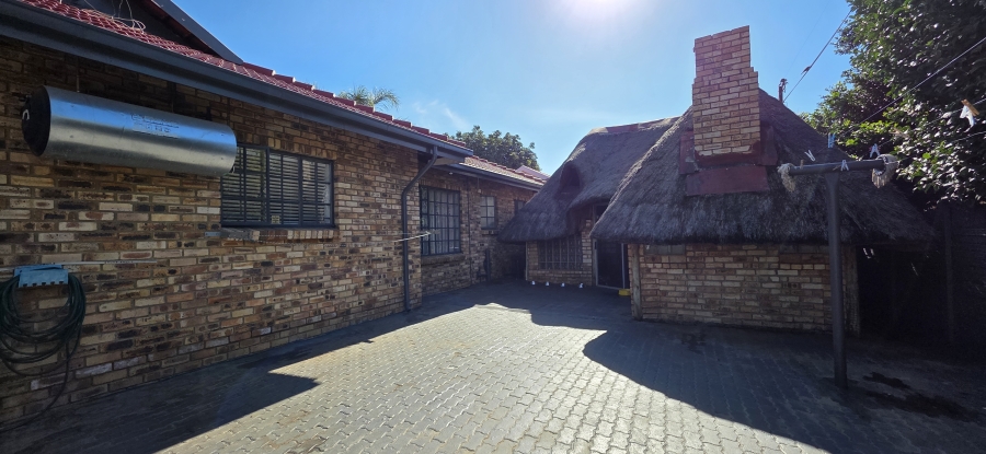 3 Bedroom Property for Sale in Protea Park North West
